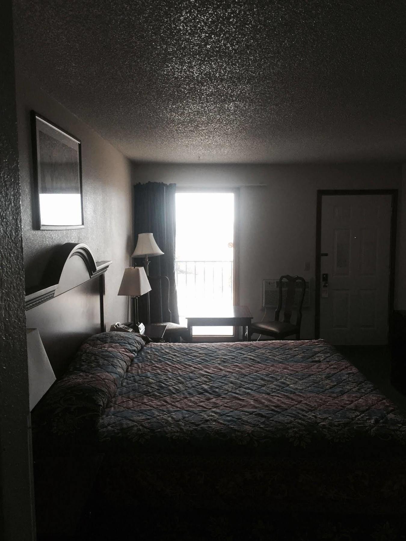 Country Inn Bolivar Екстериор снимка